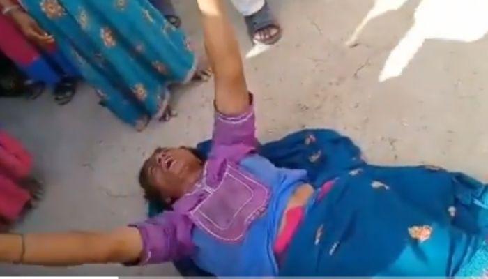 पाकिस्‍तान सरकार ने हिंदुओं की बस्‍ती पर चलवाया बुलडोजर, चिलचिलाती गर्मी में बेघर हुए सैकड़ों लोग, देखें वीडियो
